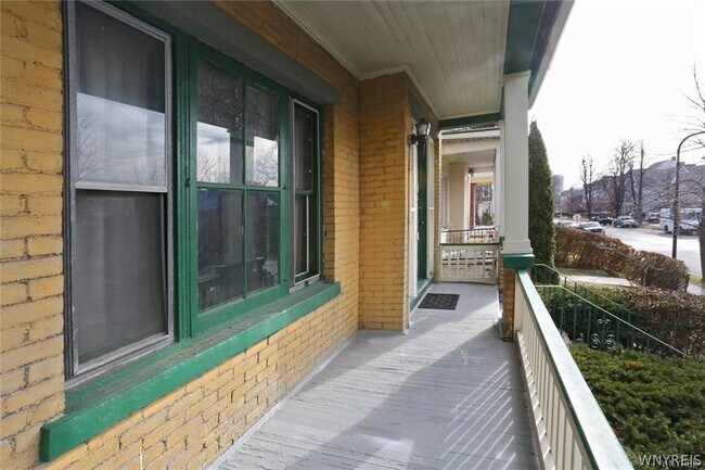 Building Photo - 475 Prospect Ave