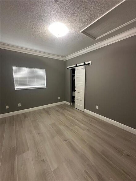 Building Photo - 445 NE 1st St