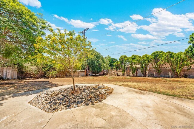Building Photo - 2530 Pruett Dr