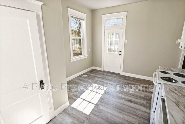 Building Photo - 2976 Kincaid Ave