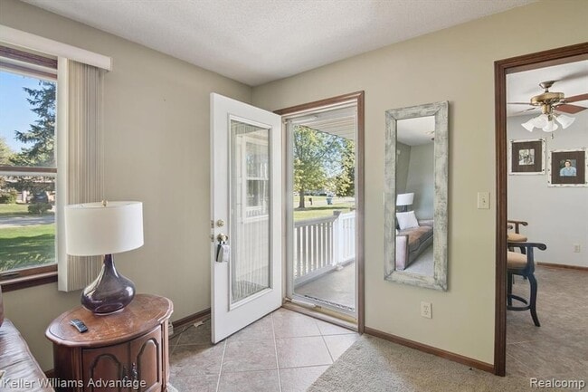 Building Photo - 245 Lynbrook Dr