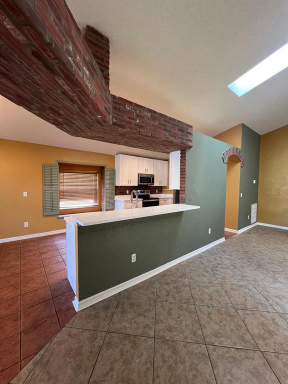 Building Photo - 2439 Siward Ave