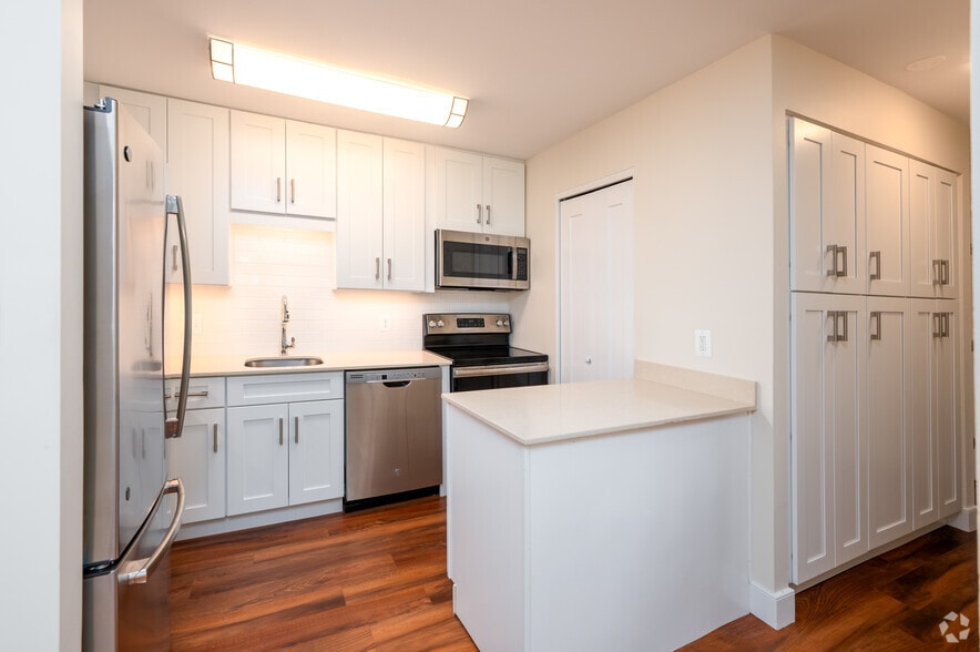 Primary Photo - The Glen at Kensington