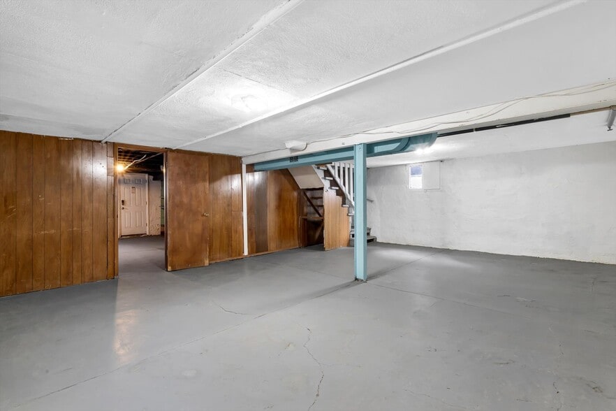 Building Photo - 1223 Gruner pl