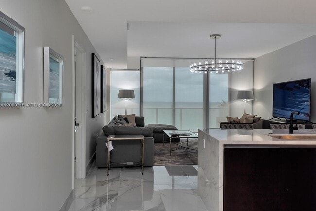 Building Photo - 2200 N Ocean Blvd
