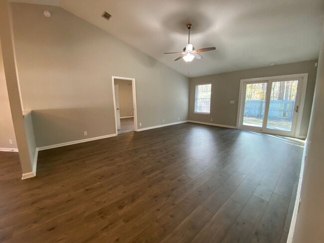 Building Photo - 118 Hydrangea Rd