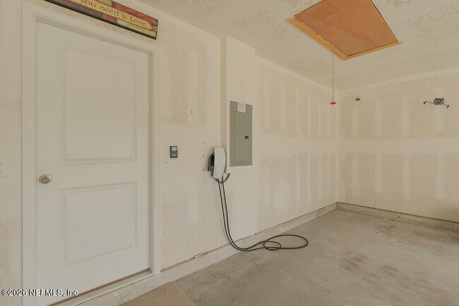 Building Photo - 4948 Big Pine Dr