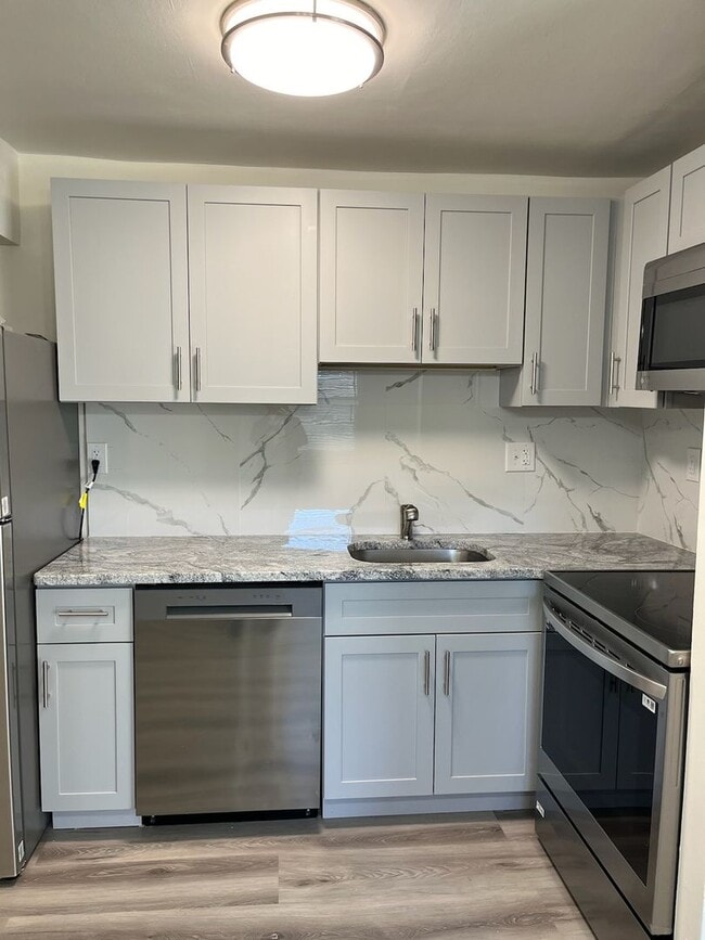 Building Photo - GWYNEDD CLUB 1BR CONDO AVAIL. IMMEDIATELY!