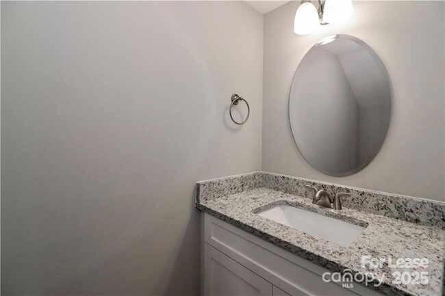 Building Photo - 3973 Newhall Dr NW