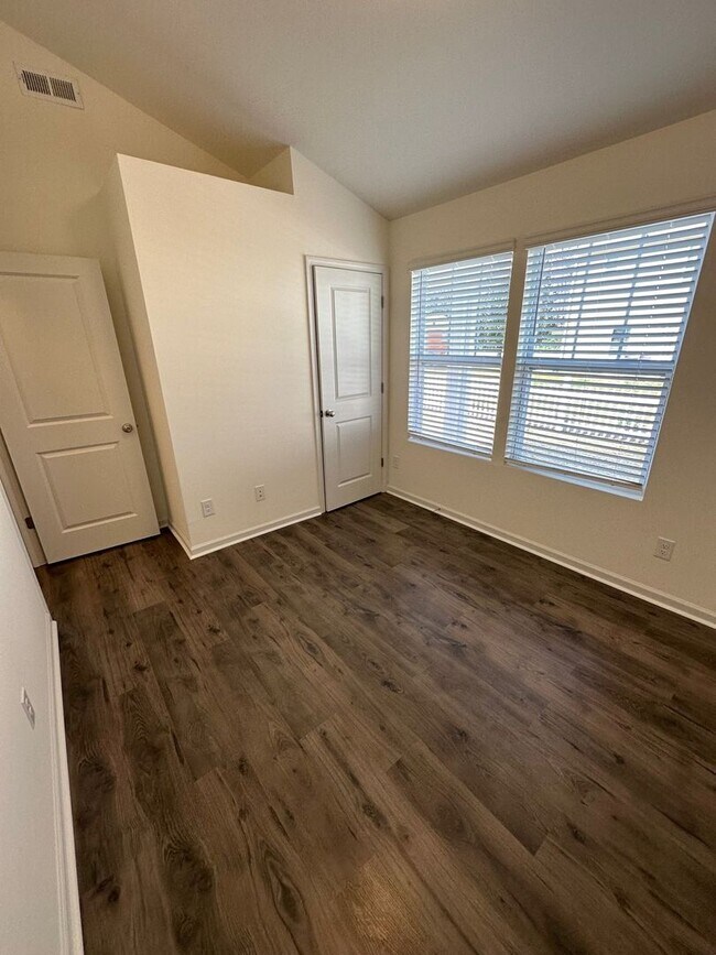 Building Photo - Rare Opportunity – Charming 1 Bedroom ADU Near Uptown! AUGUST MOVE IN