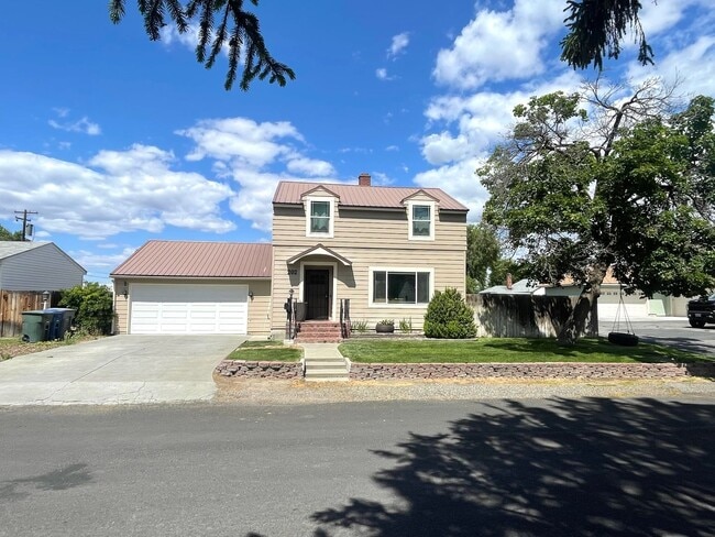 Building Photo - Beautifully Updated 4-Bedroom Home in the Heart of Richland