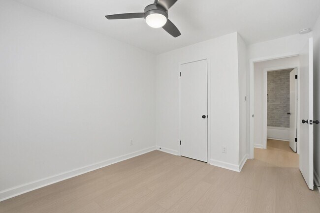 Building Photo - Beautifully Renovated 3-Bedroom with Fence...