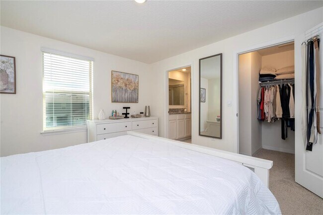 Building Photo - 12032 Holystone St