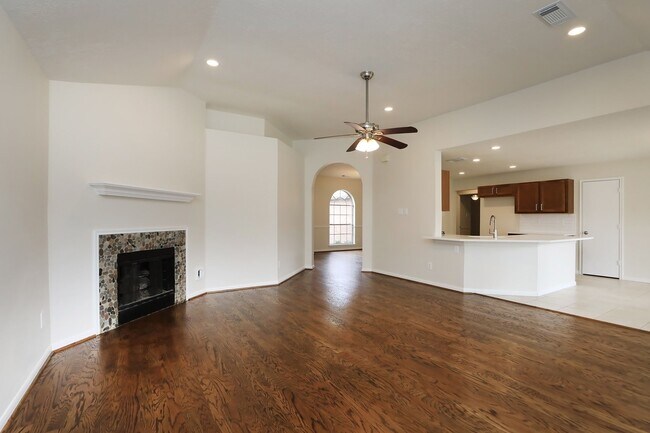 Building Photo - 14215 Cypress Valley Dr