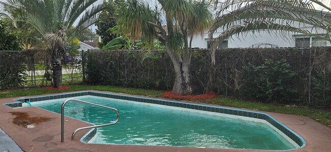 Building Photo - 501 NW 65th Ave