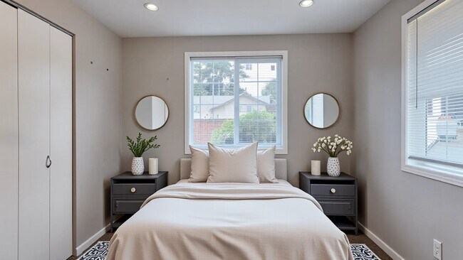 Building Photo - Charming 3BR Home with Massive Fenced in Yard