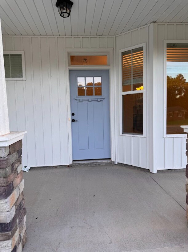 Building Photo - Sign a 12-month lease now and receive the ...