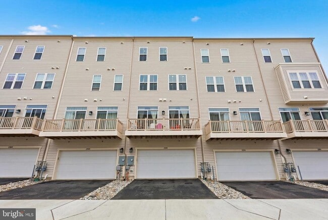 Building Photo - 22810 Tawny Pne Sq