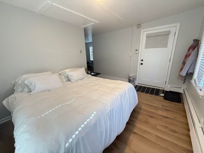 Building Photo - 57 Forest St