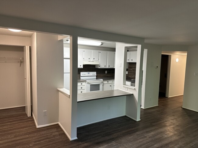 Building Photo - 3164 Central Ave