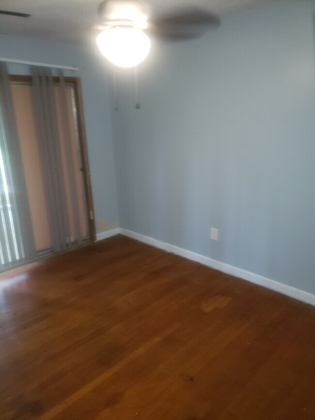 Building Photo - 3132 Charleston Dr