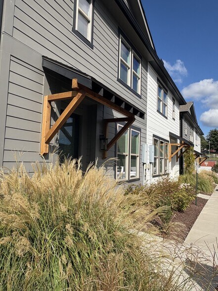 Building Photo - 628 Wallace Ct