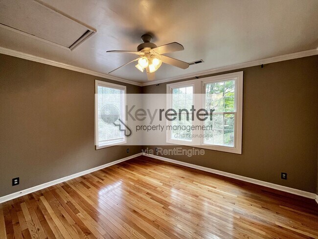 Building Photo - 904 Boylston St