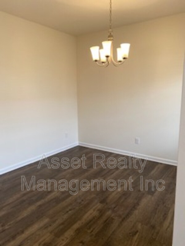 Building Photo - 12134 Evergreen Dr NE