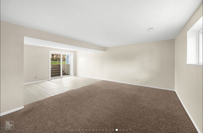 Building Photo - 728 Boxwood Dr