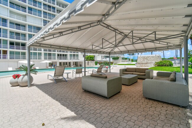 Building Photo - 2774 S Ocean Blvd