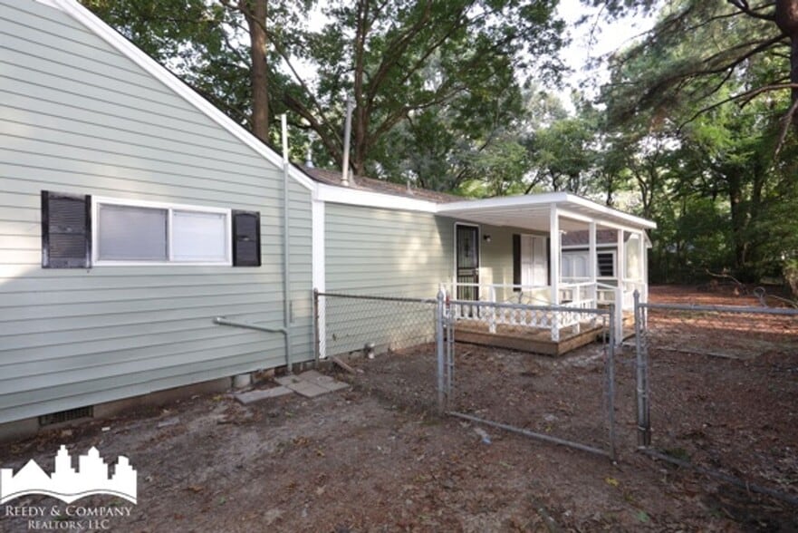 Building Photo - 4046 New Willow Rd