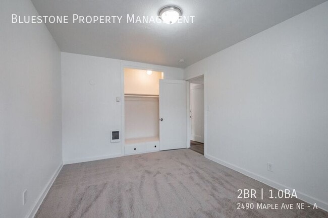 Building Photo - 2490 Maple Ave NE