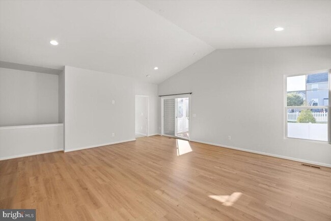 Building Photo - 104 Heyford Dr
