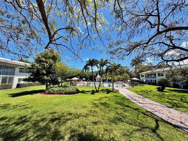 Building Photo - 1203 Bahama Bend