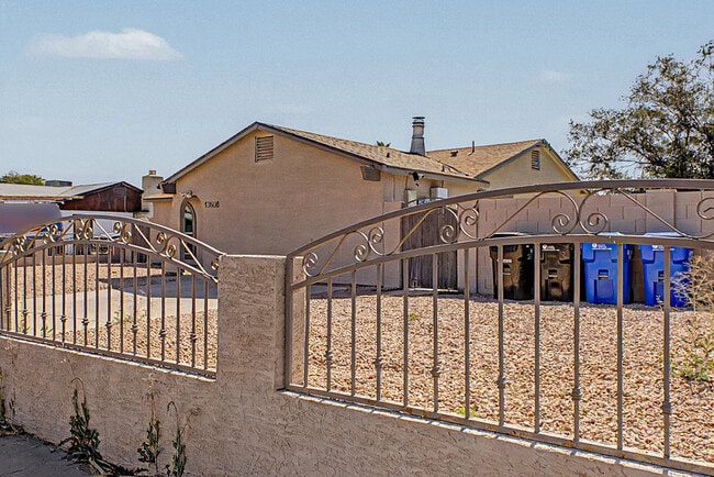 Building Photo - 13608 N 41st Pl