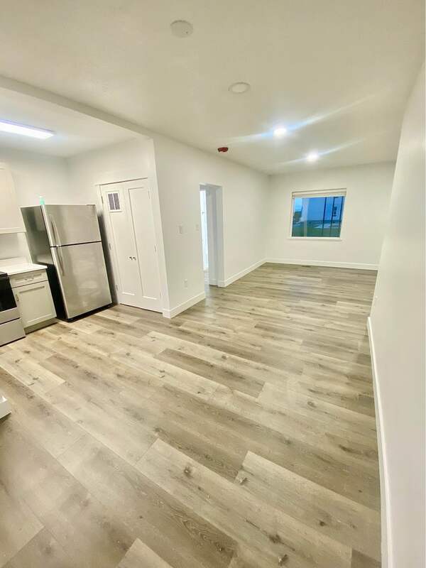 Building Photo - 295 E 800 S