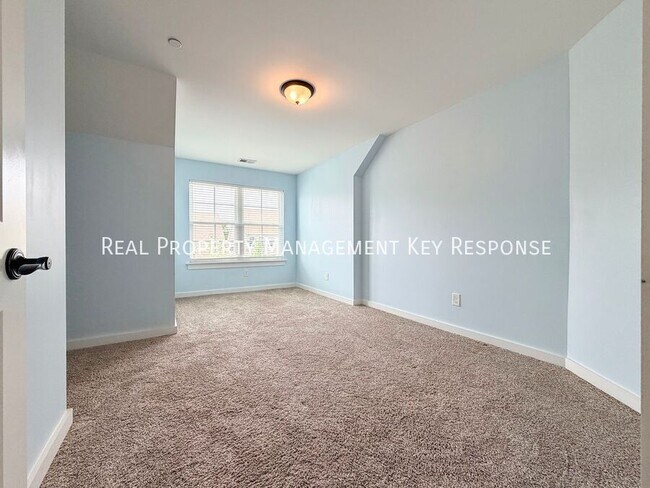 Building Photo - 213 Emmett Dr