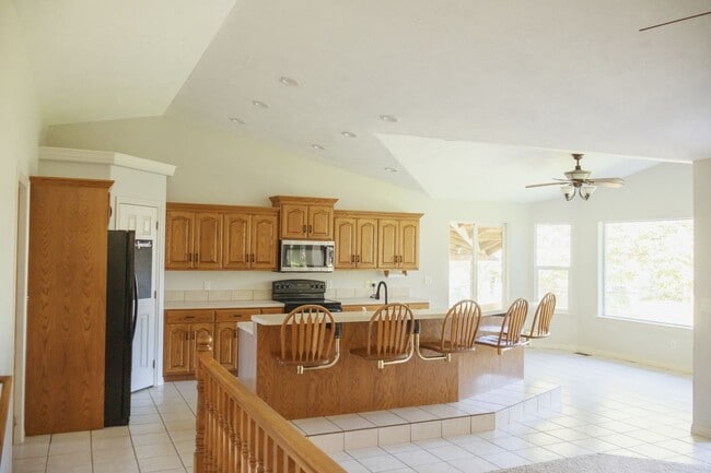 Building Photo - 4087 E 356 N