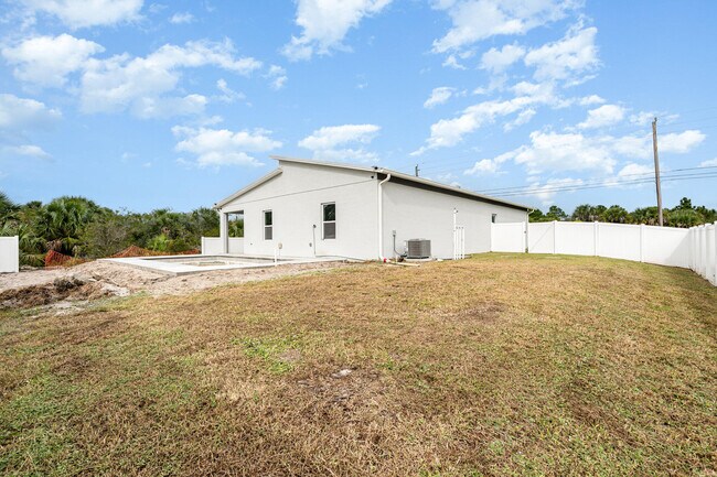 Building Photo - 448 St Andre Blvd