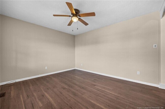 Building Photo - 735 Ashbrook Rd