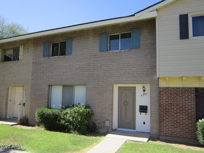 Primary Photo - 4535 N 17th Ave