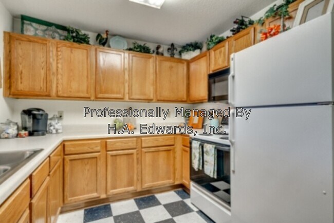 Building Photo - 1515 Paul W Bryant Dr