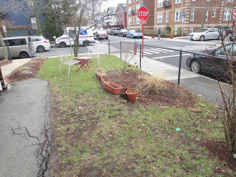 Building Photo - 145 Orchard St