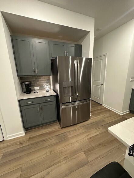 Building Photo - 6607 Wyndale Dr