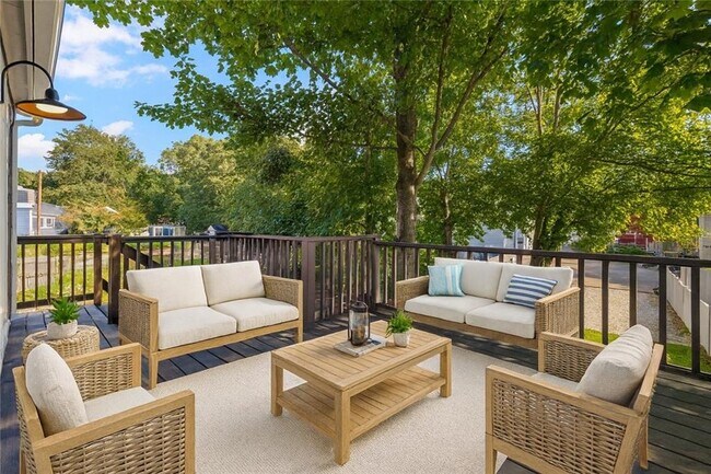 Building Photo - 7 Sheffield Ave