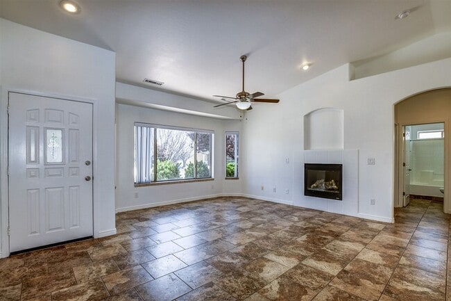 Building Photo - 3 bedroom, 2 bathroom home in Granville