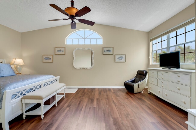 Building Photo - 27 Via Del Corso