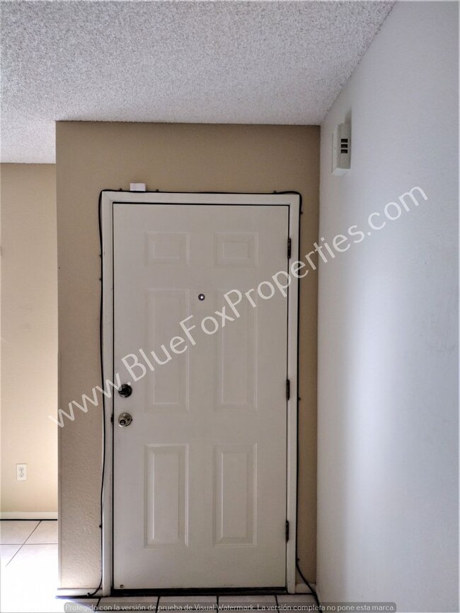 Building Photo - Centrally Located 2 bedroom, 2 bathroom