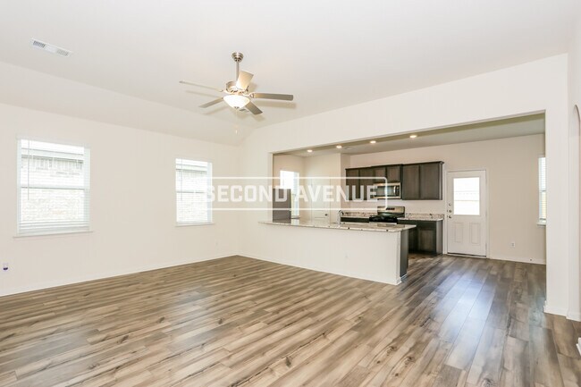 Building Photo - 108 Son Martin PL