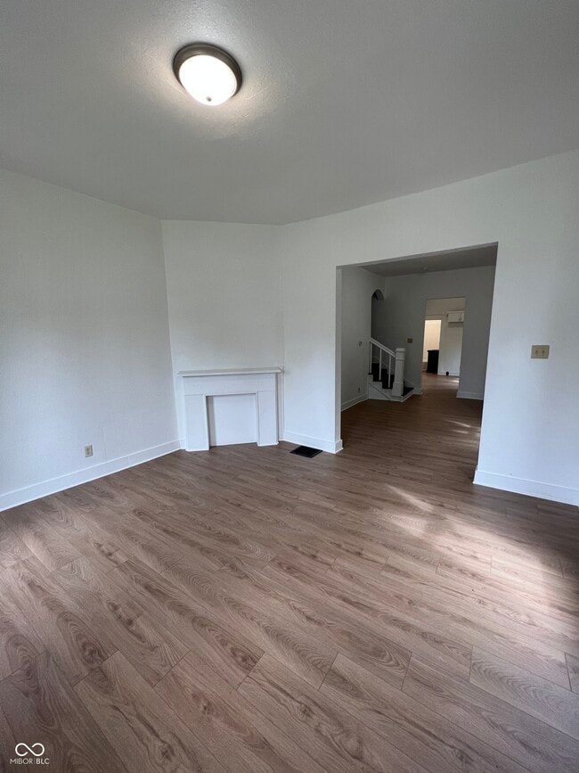 Building Photo - 730 W 9th St